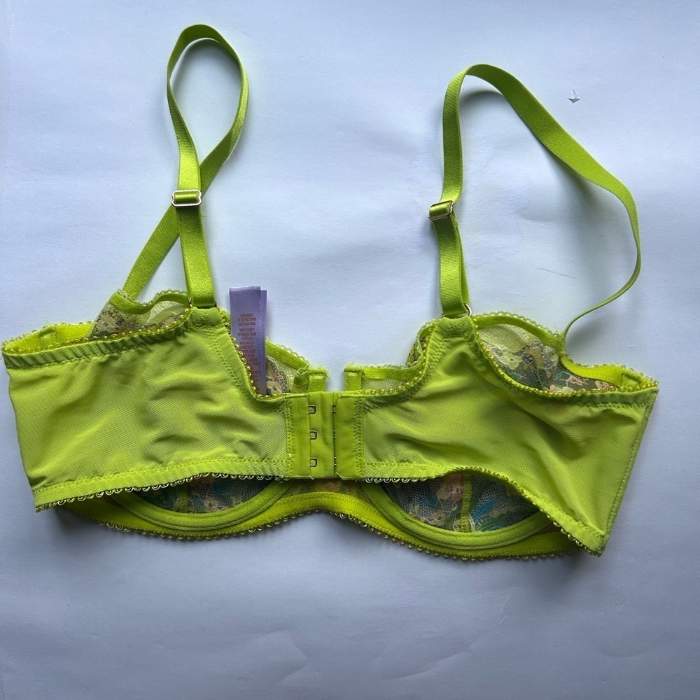 Savage x fenty SWEETHEART LACE BALCONETTE
BRA floral green 36dd - Picture 4 of 6